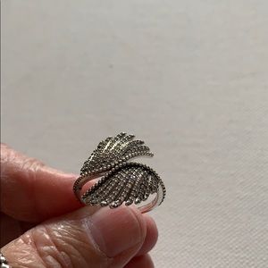 Pandora Majestic Feathers Ring sz 58